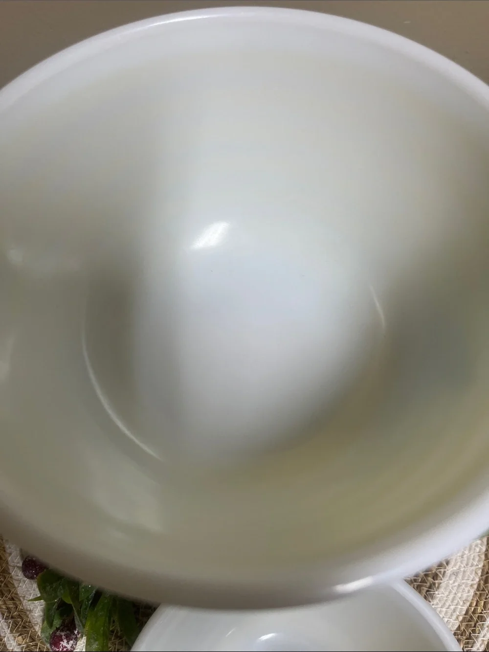 Pyrex 2 pc Yellow Stripe nesting bowls 1.5 pt & 1.5 qt in good condition